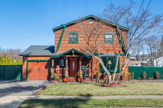 8 Cambridge Rd, Pompton Lakes Boro, NJ 07442