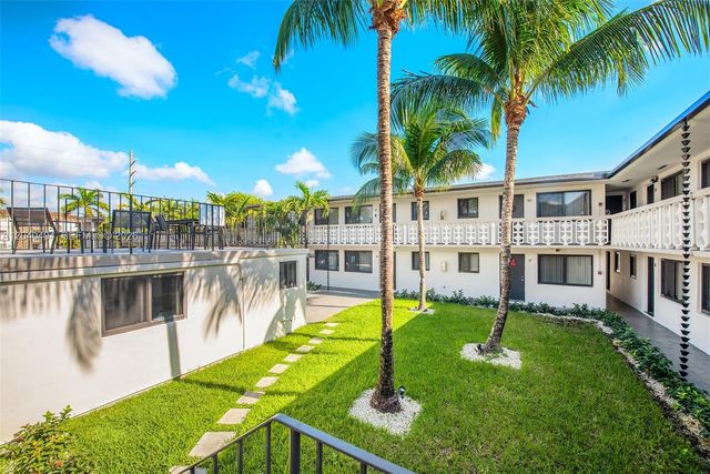1330 W 29th St 37, Hialeah, FL 33012