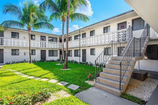 1330 W 29th St 37, Hialeah, FL 33012