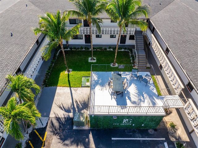 1330 W 29th St 37, Hialeah, FL 33012