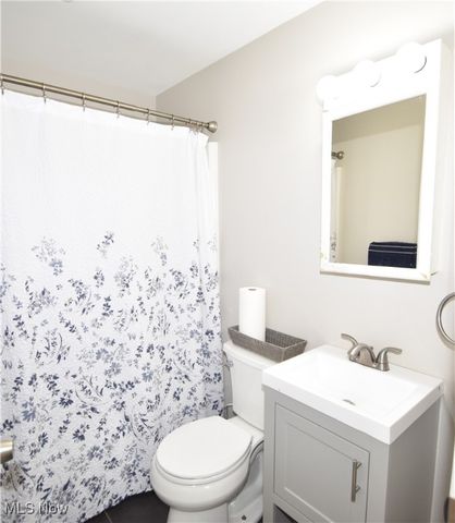 7431 Westview Drive, Youngstown, OH 44512