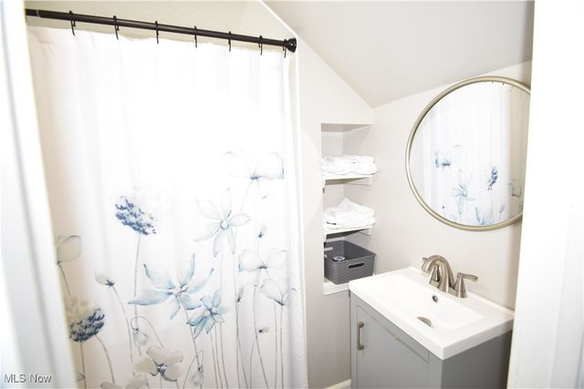 7431 Westview Drive, Youngstown, OH 44512