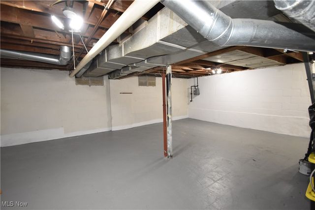 7431 Westview Drive, Youngstown, OH 44512