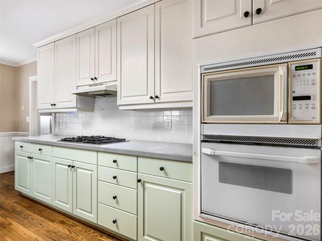 646 Marsh Road, Charlotte, NC 28209