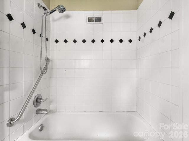 646 Marsh Road, Charlotte, NC 28209