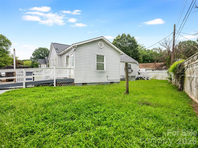 646 Marsh Road, Charlotte, NC 28209