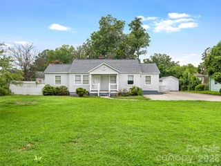 646 Marsh Road, Charlotte, NC 28209
