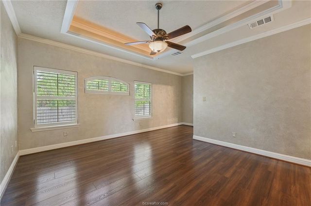 1919 Debbie Drive, Bryan, TX 77802