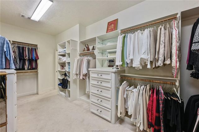 1919 Debbie Drive, Bryan, TX 77802