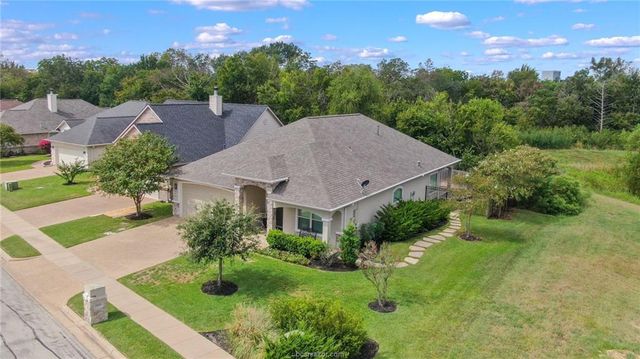 1919 Debbie Drive, Bryan, TX 77802