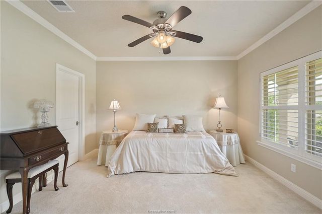 1919 Debbie Drive, Bryan, TX 77802