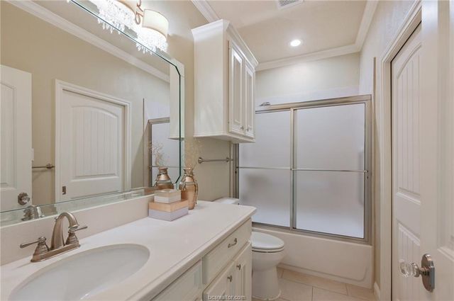 1919 Debbie Drive, Bryan, TX 77802