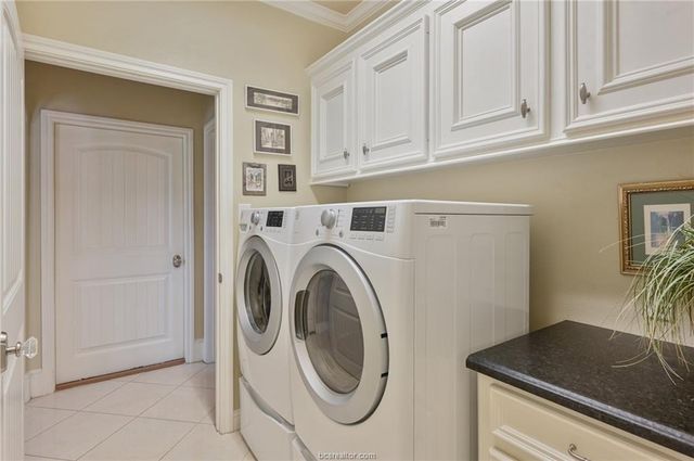 1919 Debbie Drive, Bryan, TX 77802