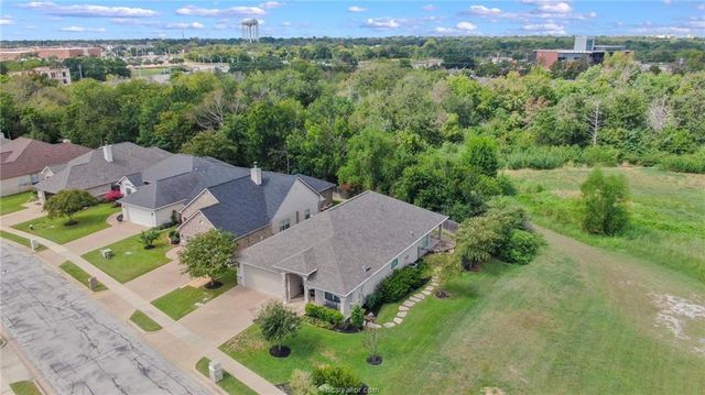 1919 Debbie Drive, Bryan, TX 77802
