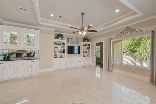 1919 Debbie Drive, Bryan, TX 77802