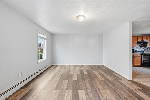 17 Bigelow St, Worcester, MA 01610