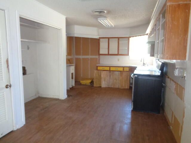 2405 N 3rd Street, Tahoka, TX 79373