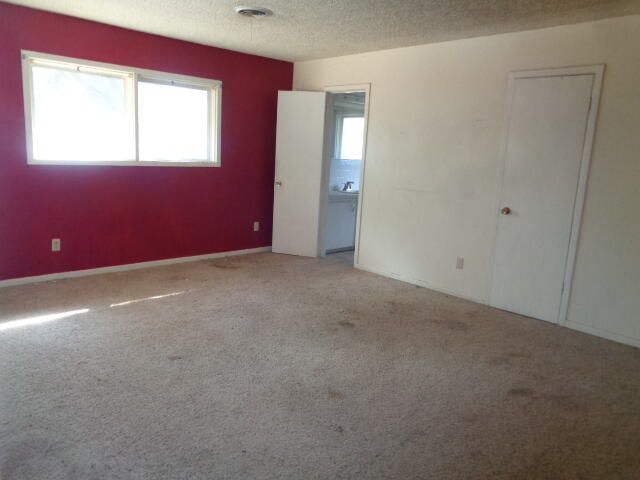 2405 N 3rd Street, Tahoka, TX 79373