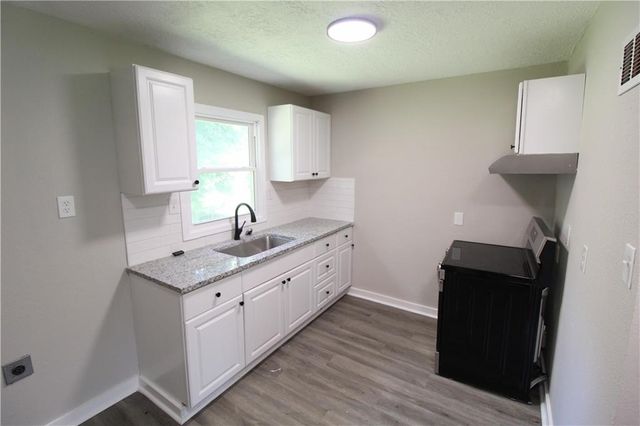 2817 S 27th Street, Kansas City, KS 66106