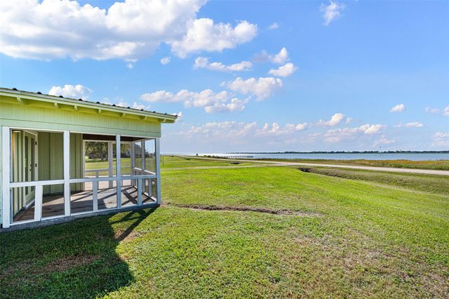 71 Collegeport Loop, Collegeport, TX 77428