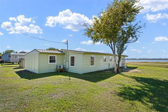 71 Collegeport Loop, Collegeport, TX 77428