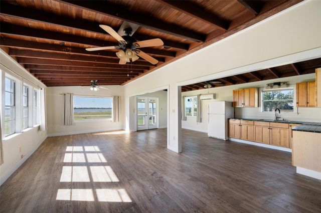 71 Collegeport Loop, Collegeport, TX 77428