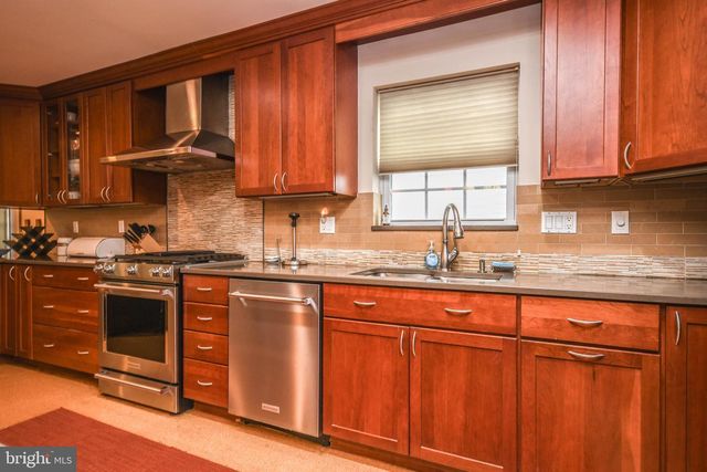 8804 WALNUT HILL RD, Chevy Chase, MD 20815