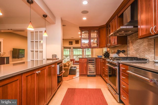 8804 WALNUT HILL RD, Chevy Chase, MD 20815
