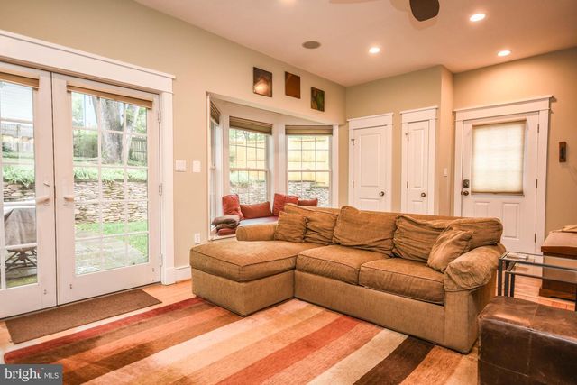 8804 WALNUT HILL RD, Chevy Chase, MD 20815