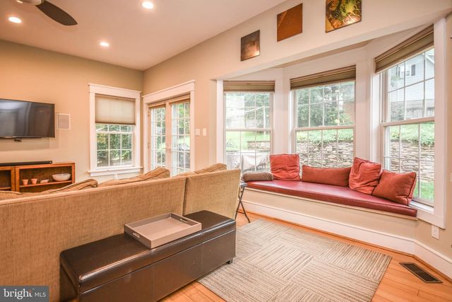 8804 WALNUT HILL RD, Chevy Chase, MD 20815
