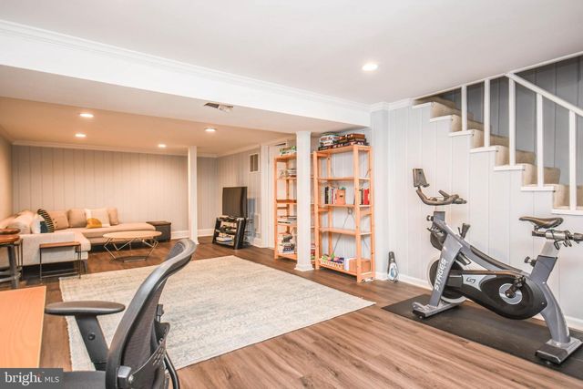 8804 WALNUT HILL RD, Chevy Chase, MD 20815
