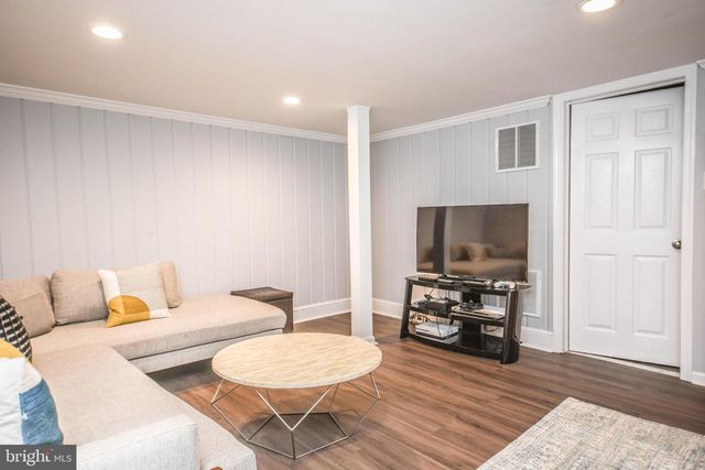 8804 WALNUT HILL RD, Chevy Chase, MD 20815