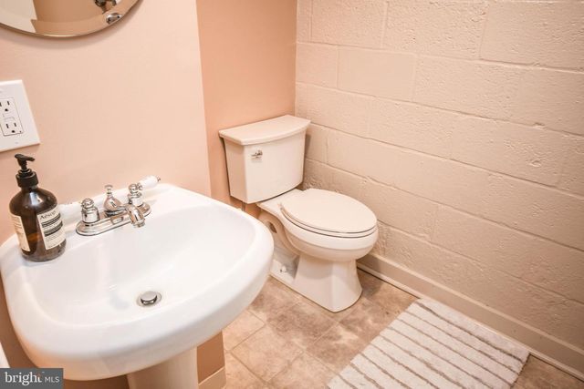 8804 WALNUT HILL RD, Chevy Chase, MD 20815