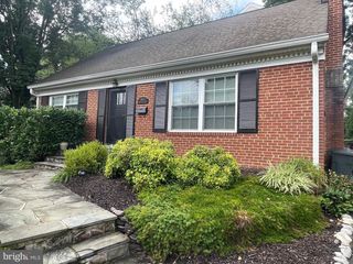 8804 WALNUT HILL RD, Chevy Chase, MD 20815