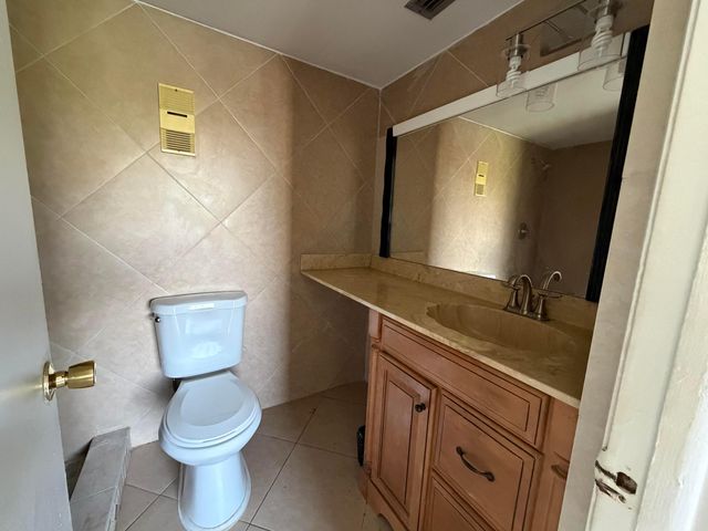 7960 NW 50th Street 202, Lauderhill, FL 33351