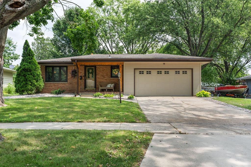 1108 Erie DRIVE, Janesville, WI 53545