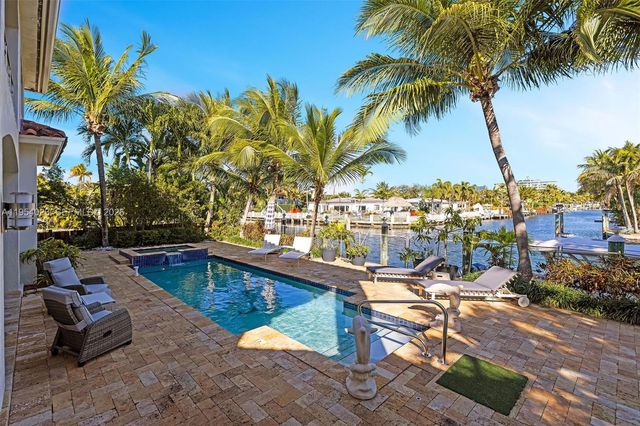 2125 Ixora Rd, North Miami, FL 33181