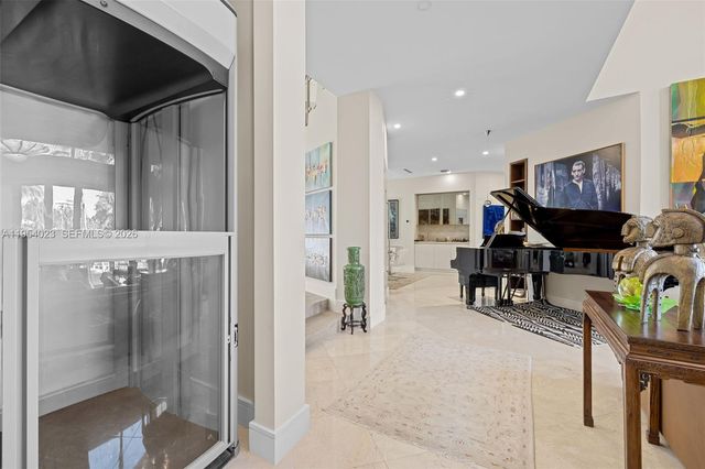 2125 Ixora Rd, North Miami, FL 33181