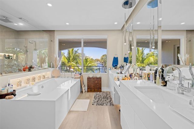 2125 Ixora Rd, North Miami, FL 33181