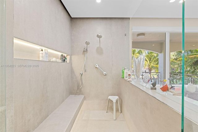 2125 Ixora Rd, North Miami, FL 33181