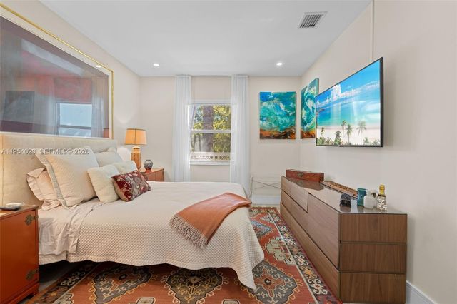 2125 Ixora Rd, North Miami, FL 33181