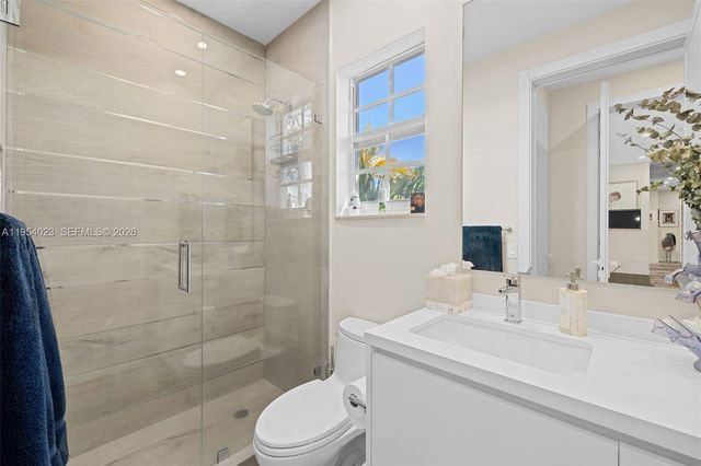 2125 Ixora Rd, North Miami, FL 33181