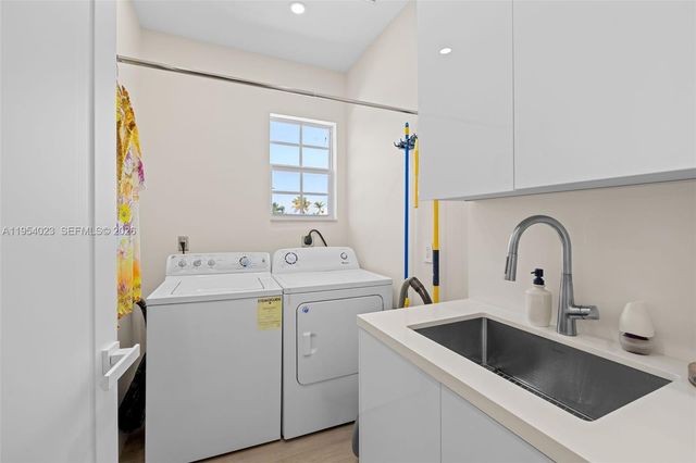 2125 Ixora Rd, North Miami, FL 33181