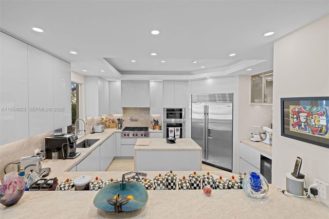 2125 Ixora Rd, North Miami, FL 33181