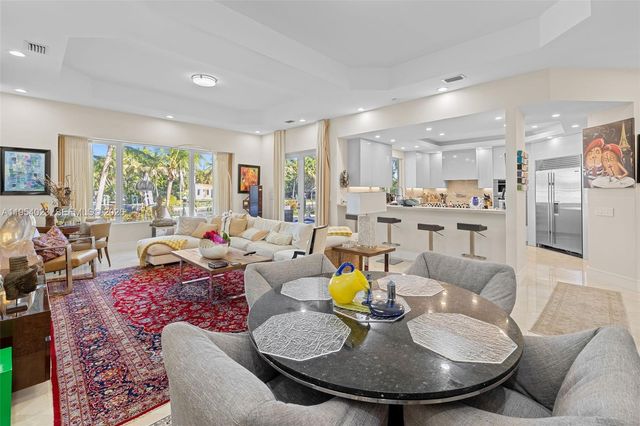 2125 Ixora Rd, North Miami, FL 33181