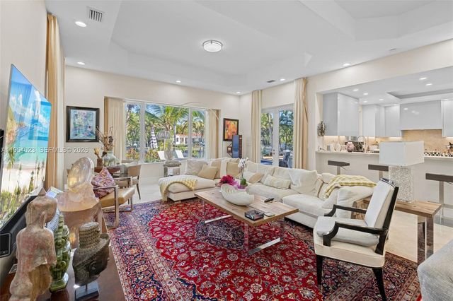 2125 Ixora Rd, North Miami, FL 33181