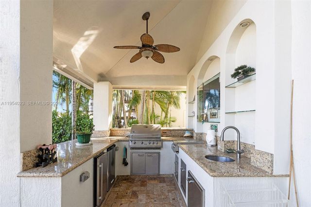 2125 Ixora Rd, North Miami, FL 33181