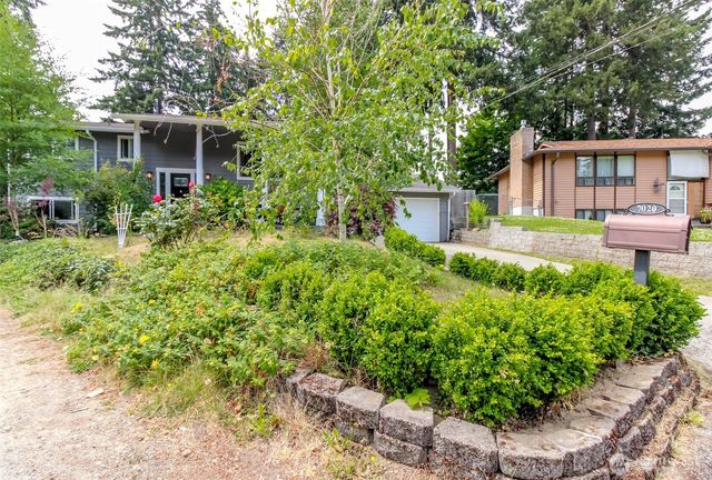 7020 E Homestead Court, Tacoma, WA 98404
