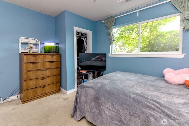 7020 E Homestead Court, Tacoma, WA 98404