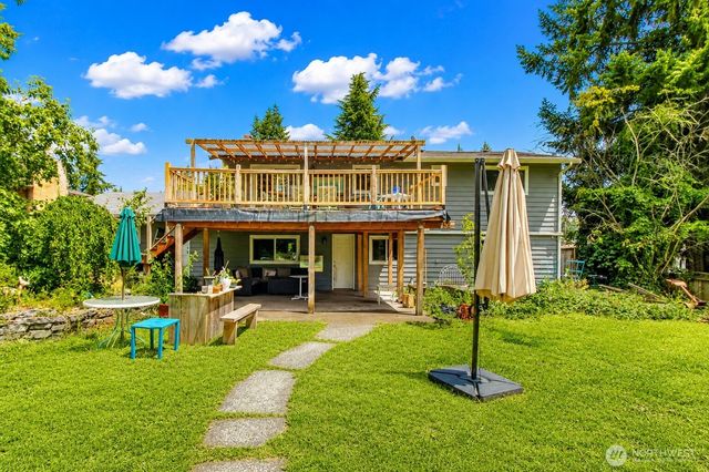 7020 E Homestead Court, Tacoma, WA 98404